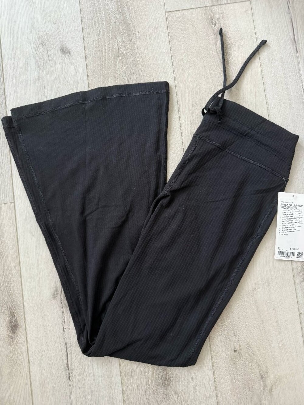 Lululemon - Groove Ribbed High-Rise Wide Flare - Black - Size 8